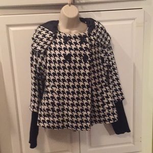 Houndstooth patterned coat. NWOT